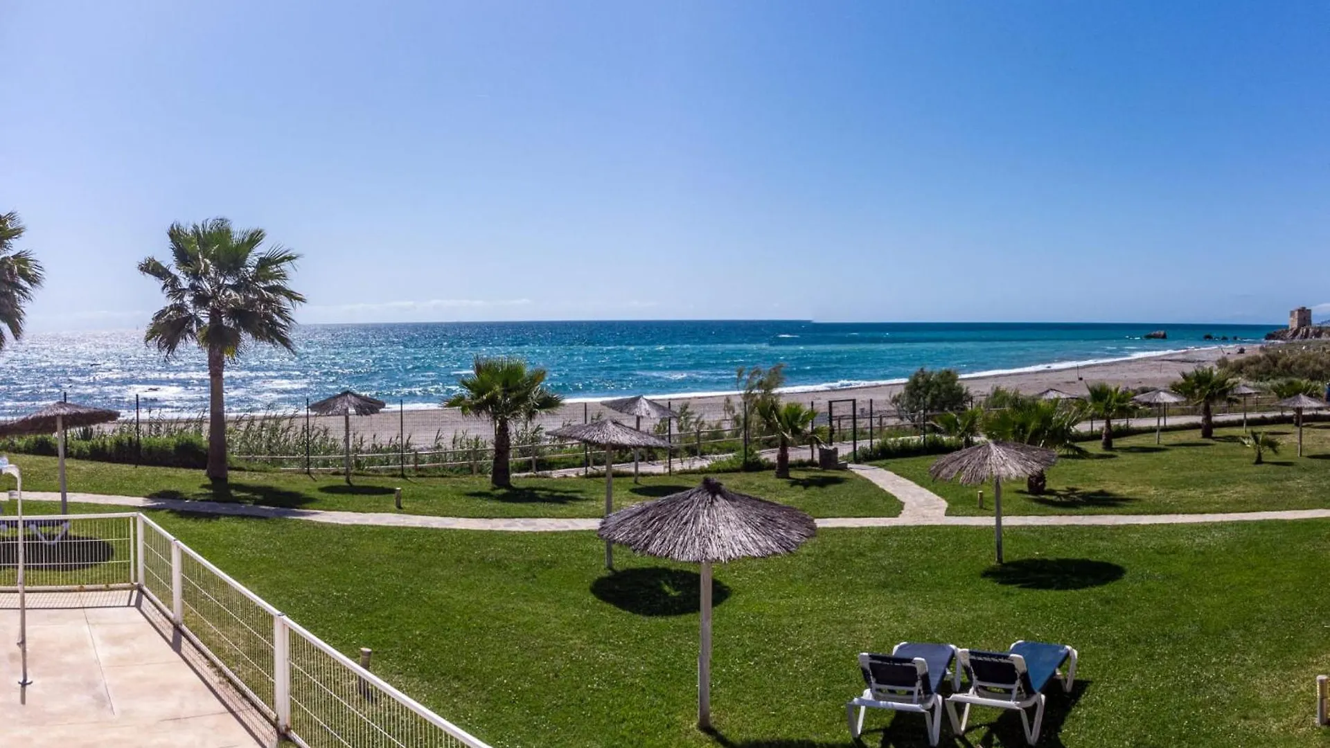 Apartamento Duplex En Primera Linea De Playa Касарес